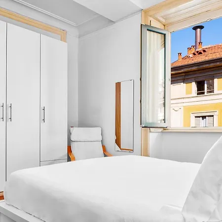 Exclusive 3 Bedrooms In Brera Apartment *